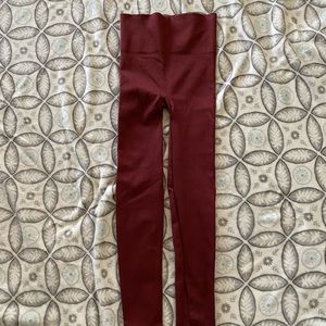 WOMANS SPANX LEGGINGS